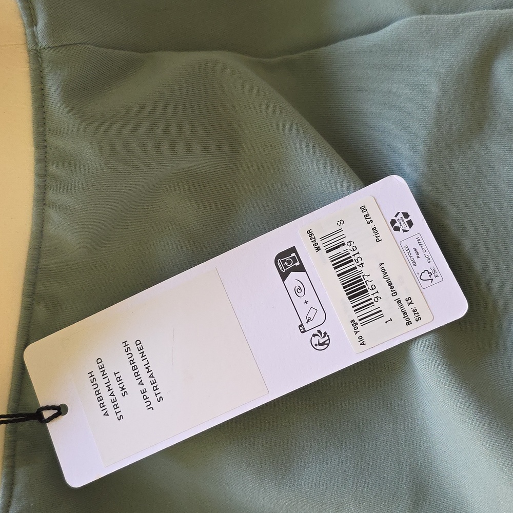 ALO Yoga Teal and Cream Skater Skirt SET) - Picture 6 of 6